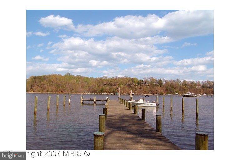 533 Post Oak Road Annapolis, MD 21401 - Photo 2 of 16 Community Amenities 1