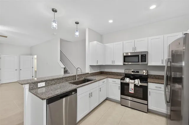 $1,975 | 10349 Trumpet Honeysuckle Way, San Antonio, FL 33576