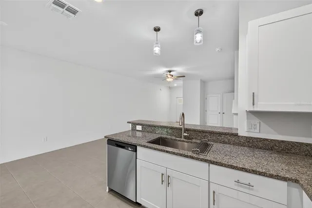 $1,975 | 10349 Trumpet Honeysuckle Way, San Antonio, FL 33576