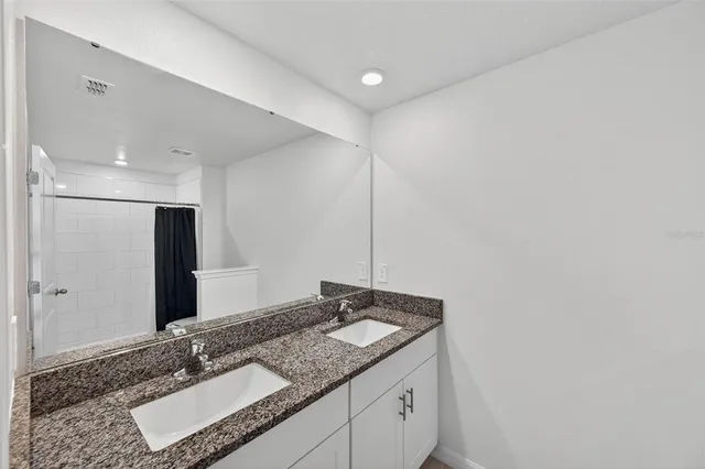 $1,975 | 10349 Trumpet Honeysuckle Way, San Antonio, FL 33576