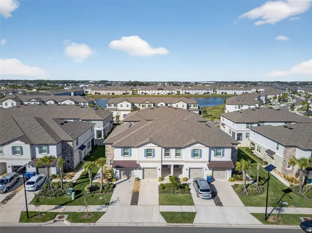 $1,975 | 10349 Trumpet Honeysuckle Way, San Antonio, FL 33576