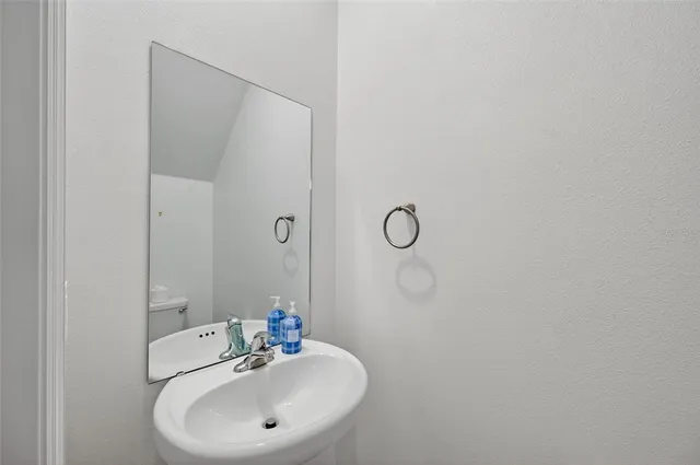 $1,975 | 10349 Trumpet Honeysuckle Way, San Antonio, FL 33576