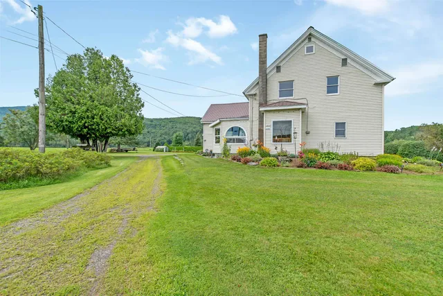 $269,900 | 1455 Highway 102, Canaan, VT 05903