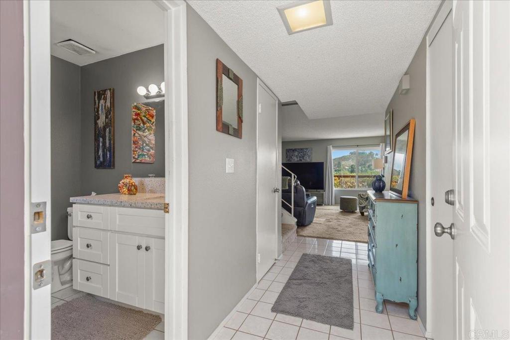 3047 Highlands Boulevard Spring Valley, CA 91977 - Photo 23 of 39 a very nice looking room with a livingroom