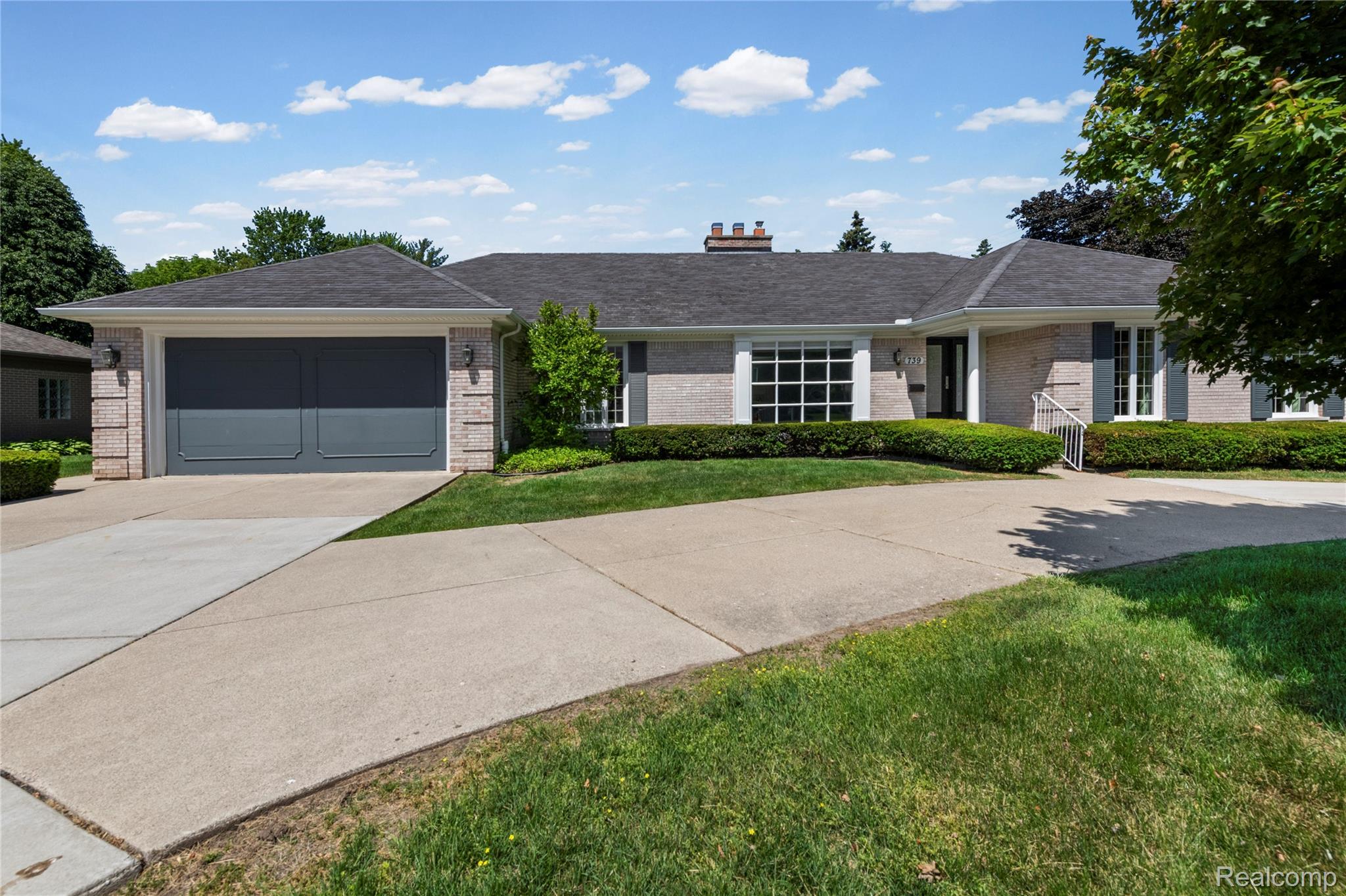 739 Ballantyne Road Grosse Pointe, MI 48236 - Photo 2 of 40