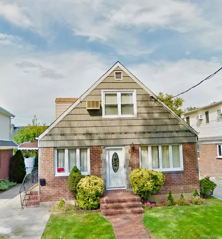 $990,000 | 505 7th Avenue, New Hyde Park, NY 11040