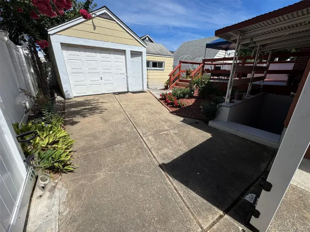 $990,000 | 505 7th Avenue, New Hyde Park, NY 11040