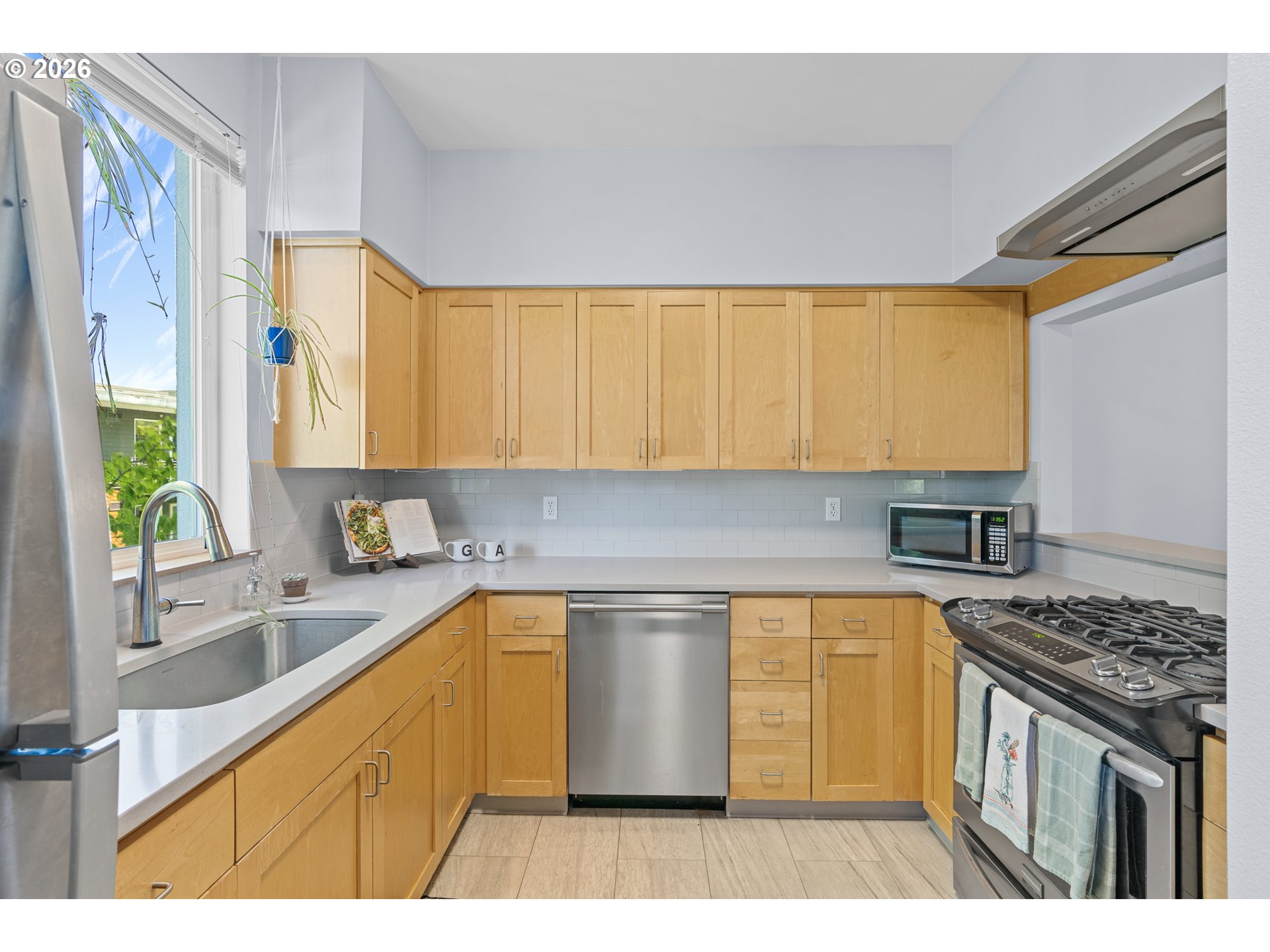 2024 Southwest Howards Way, Unit 405 Portland, OR 97201 - Photo 10 of 43