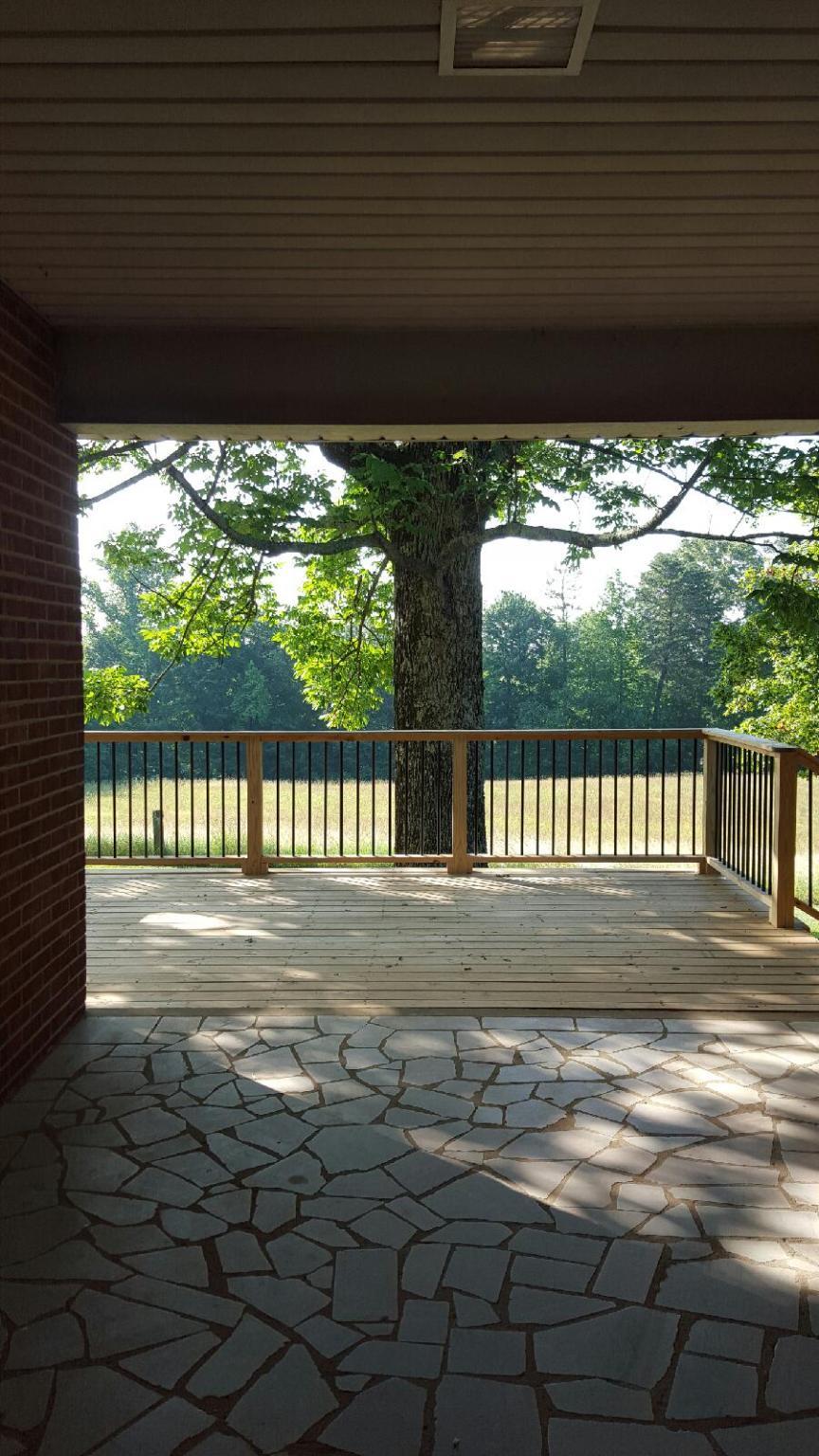 131 Black Oak Road Clinton, TN 37716 - Photo 2 of 10 20150605_090652