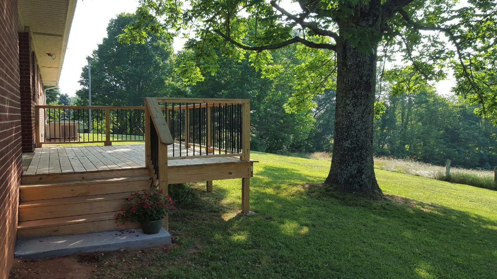 131 Black Oak Road Clinton, TN 37716 - Photo 8 of 10 20150605_090625 (1)