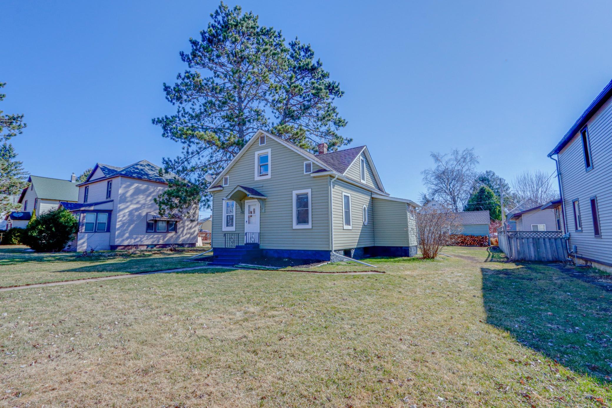 210 Powell Avenue Coleraine, MN 55722 - Photo 27 of 37