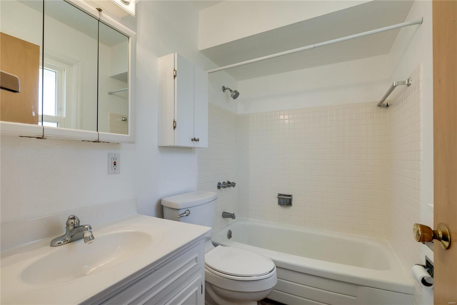 3869 Buckley Road St. Louis, MO 63125 - Photo 12 of 31 Gallery Image 12