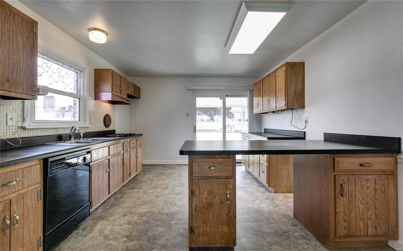 3869 Buckley Road St. Louis, MO 63125 - Photo 9 of 31 Gallery Image 9