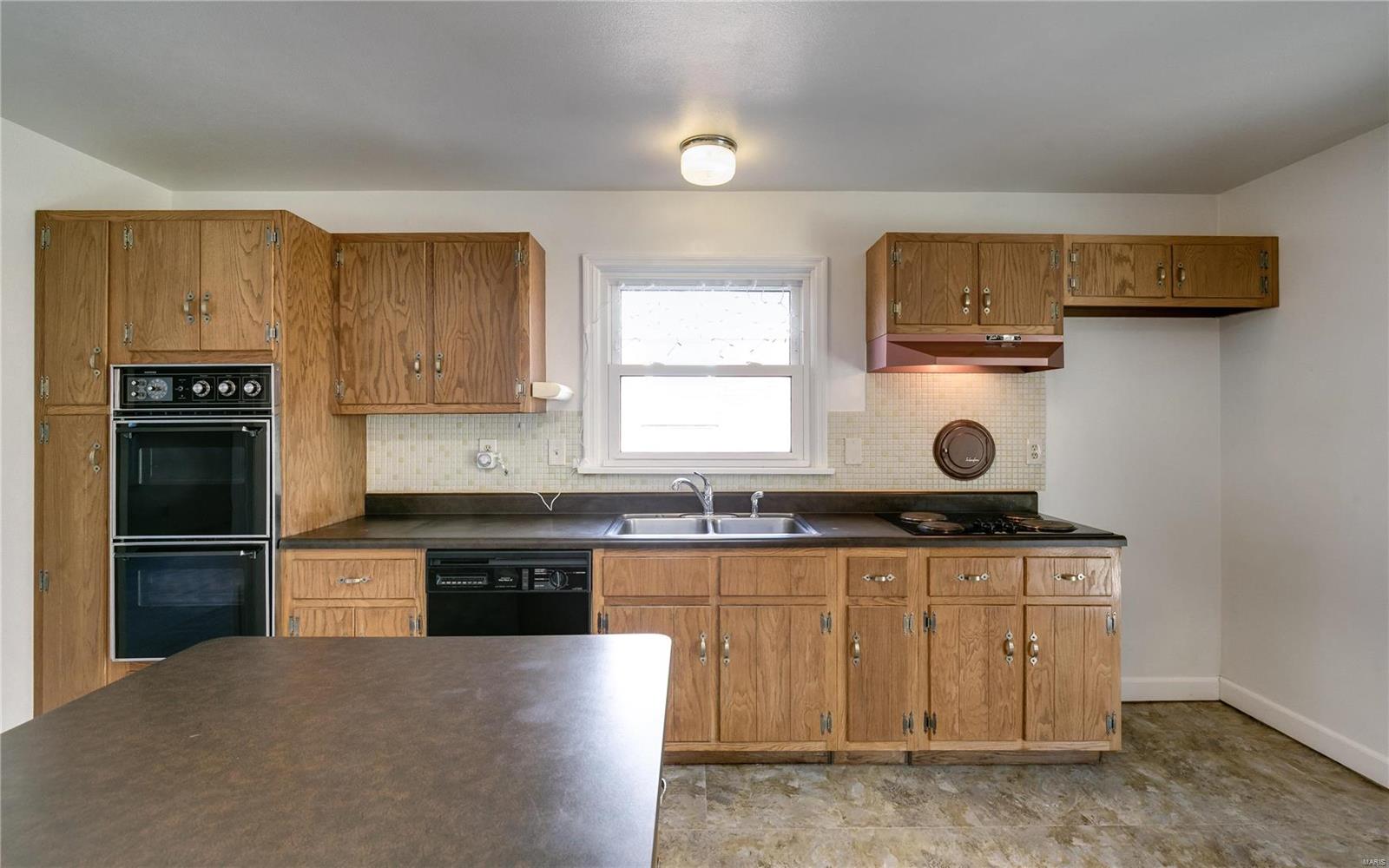 3869 Buckley Road St. Louis, MO 63125 - Photo 10 of 31 Gallery Image 10