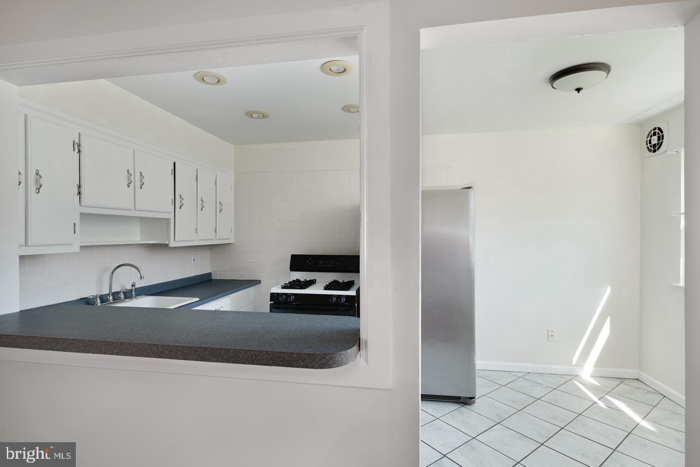12619 Chilton Road Philadelphia, PA 19154 - Photo 8 of 22