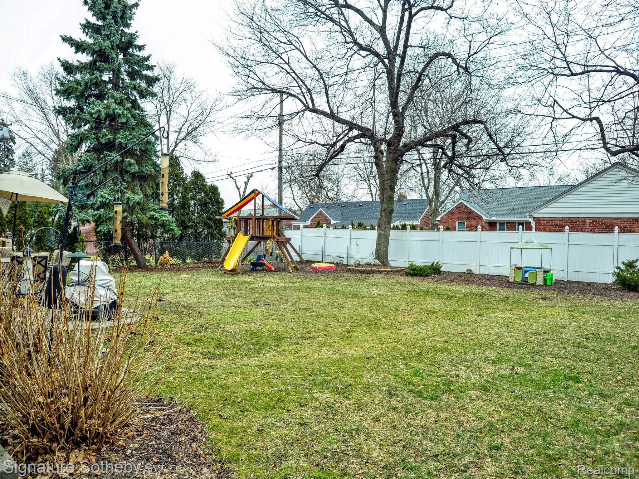 1134 Harvard Road Grosse Pointe, MI 48230 - Photo 29 of 33 Back Yard