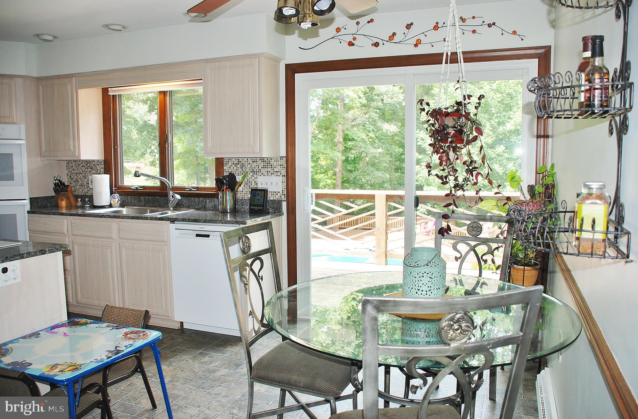 15446 Norman Road Culpeper, VA 22701 - Photo 108 of 146 Breakfast area in kitchen