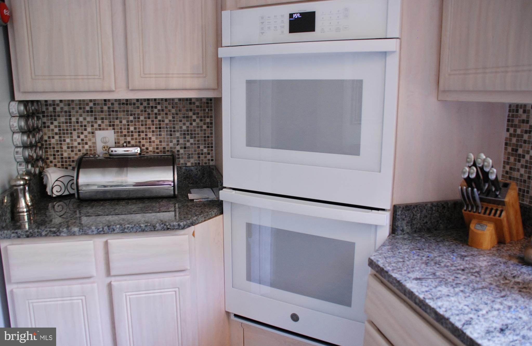15446 Norman Road Culpeper, VA 22701 - Photo 115 of 146 Built in double oven in kitchen