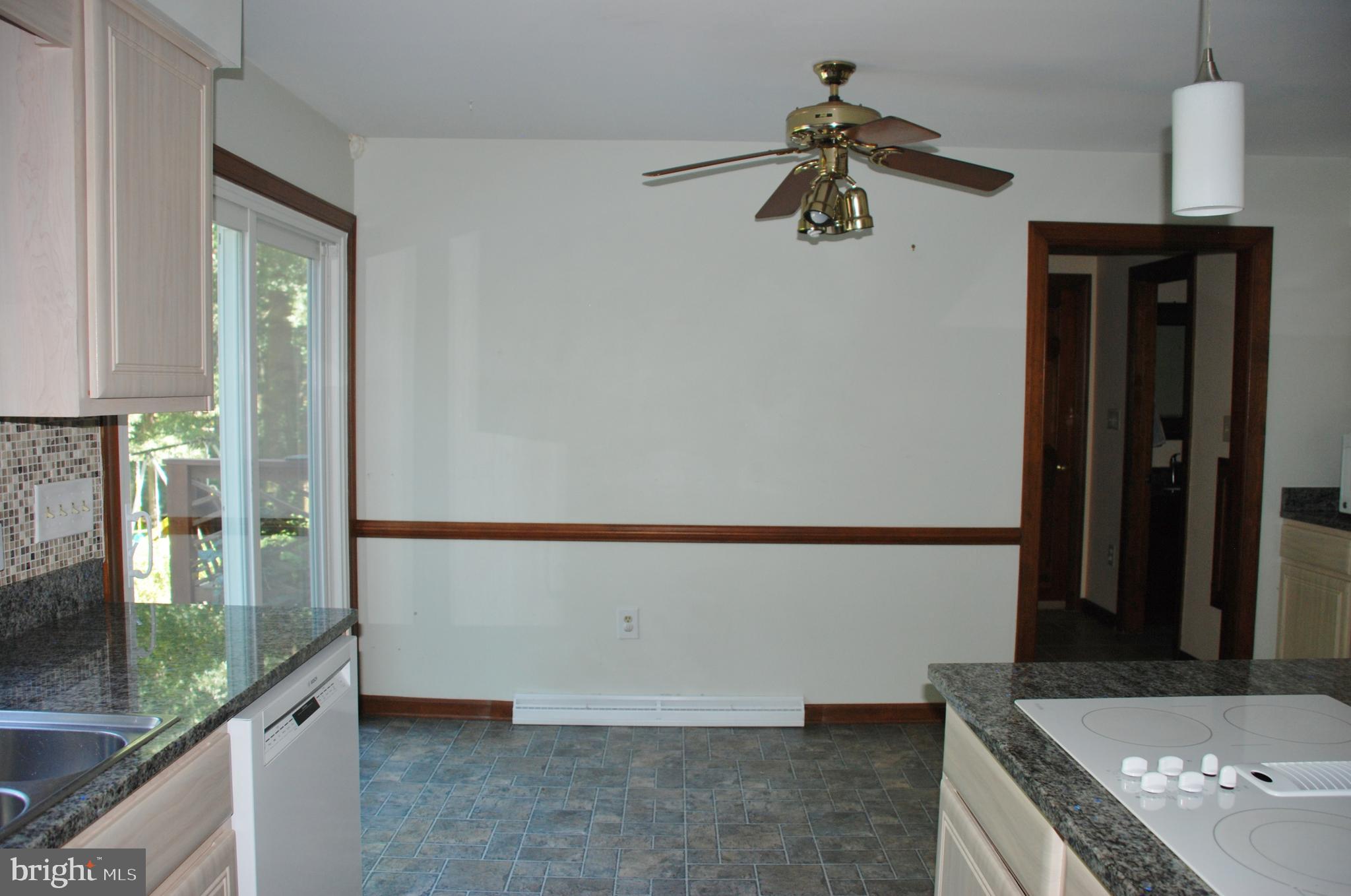 15446 Norman Road Culpeper, VA 22701 - Photo 24 of 146 Breakfast area in kitchen