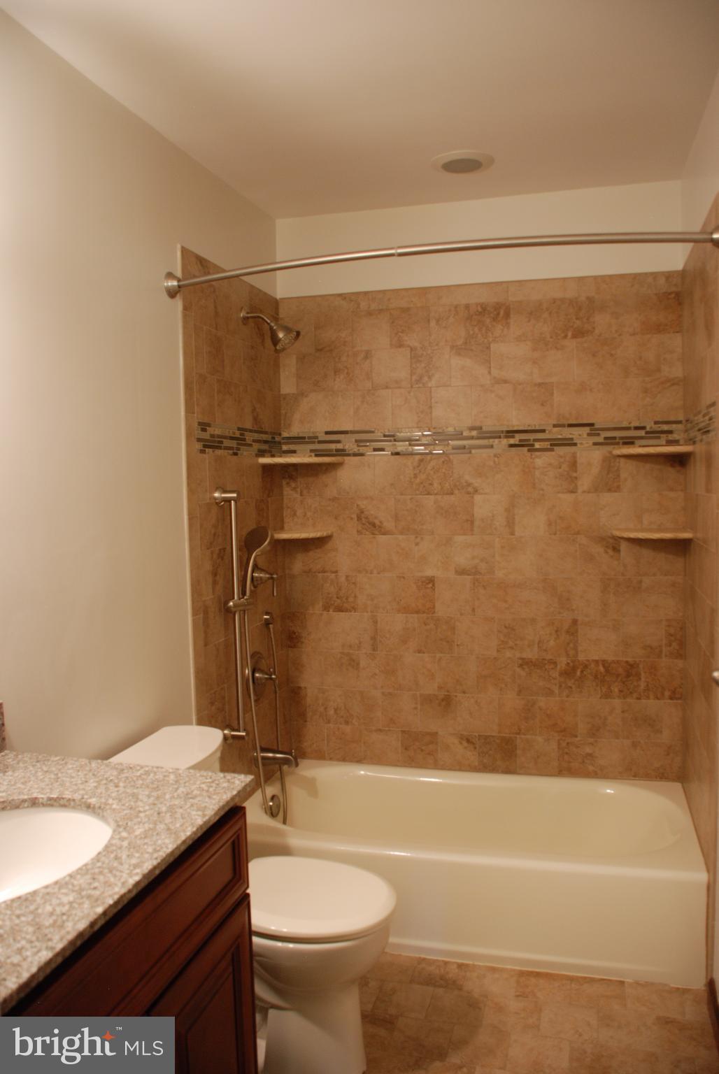 15446 Norman Road Culpeper, VA 22701 - Photo 41 of 146 Hall bath on upper level