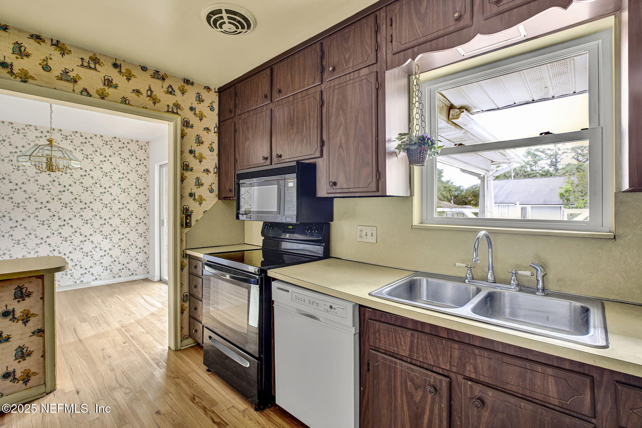 523 Mandalay Road Jacksonville, FL 32216 - Photo 10 of 25 10-web-or-mls-IMG_0046