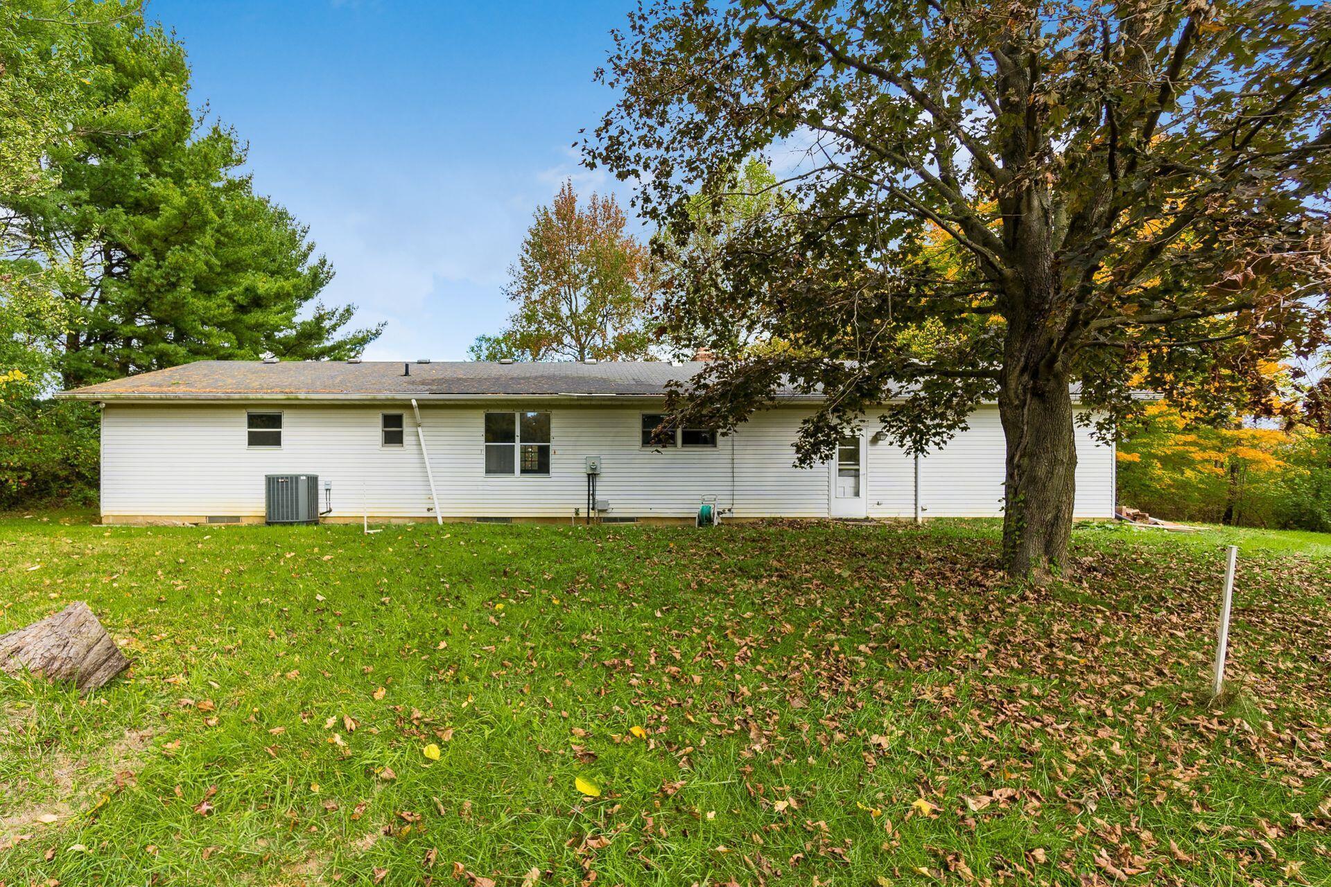 8712 Cheshire Road Sunbury, OH 43074 - Photo 30 of 40 Rear