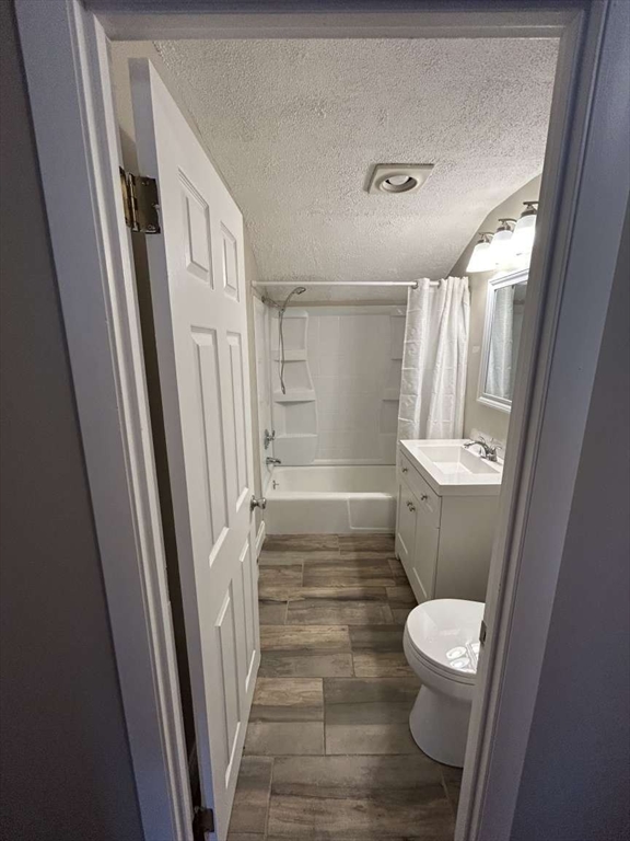 48-50 Elm Circle West Springfield, MA 01089 - Photo 6 of 13