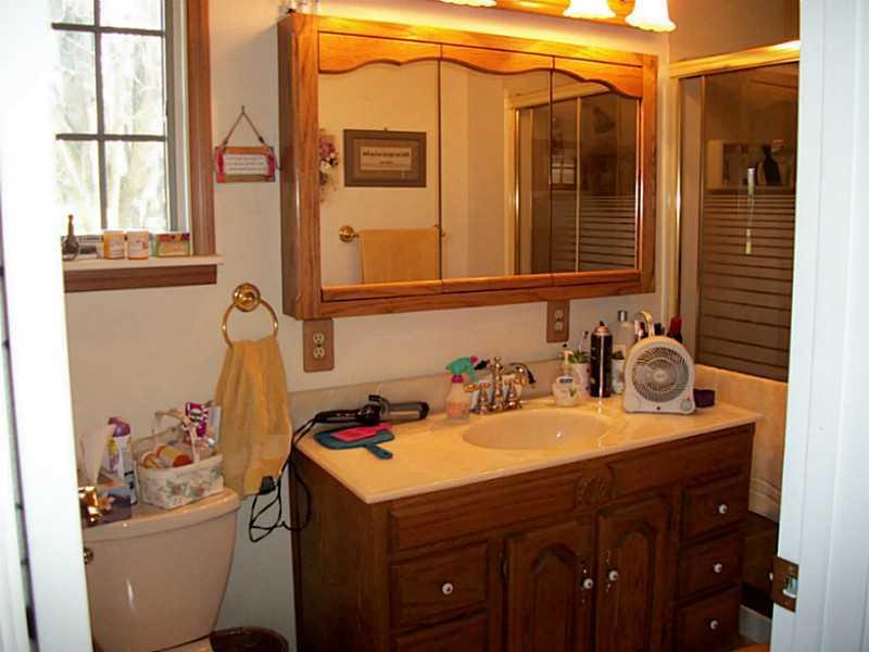 5695 Miller Road Hermitage, PA 16148 - Photo 11 of 19 Full Bath.
