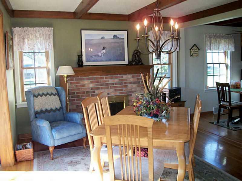 5695 Miller Road Hermitage, PA 16148 - Photo 3 of 19 Dining Room.