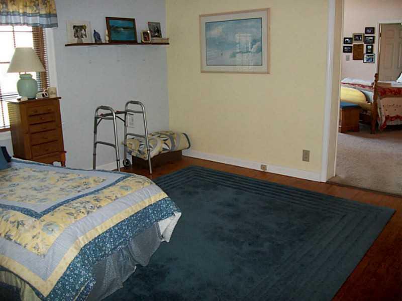 5695 Miller Road Hermitage, PA 16148 - Photo 9 of 19 Bedroom.