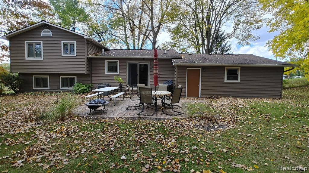 10498 Carmer Road Fenton, MI 48430 - Photo 6 of 40