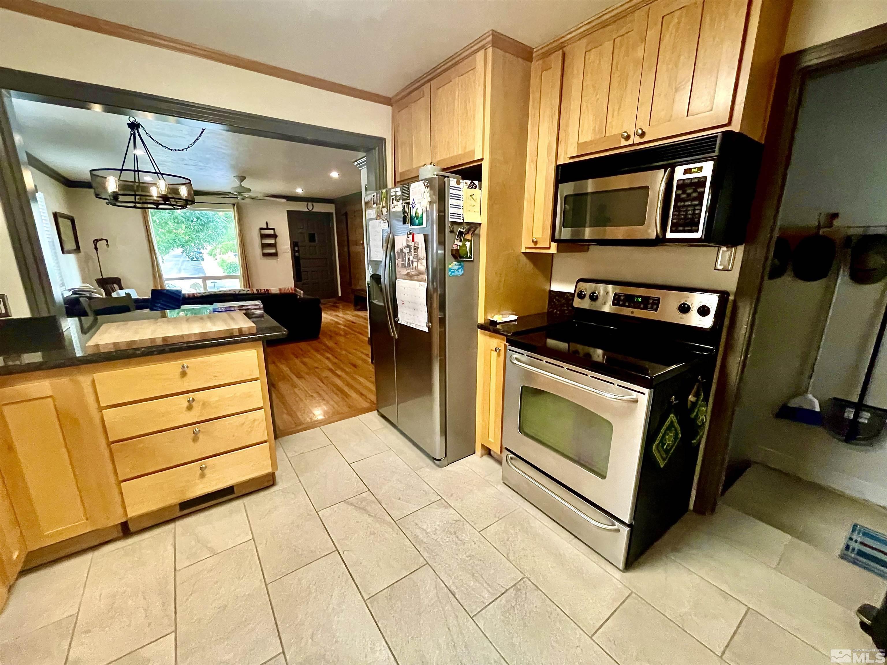 758 Hunter Lake Drive Reno, NV 89509 - Photo 5 of 20 Photo 5