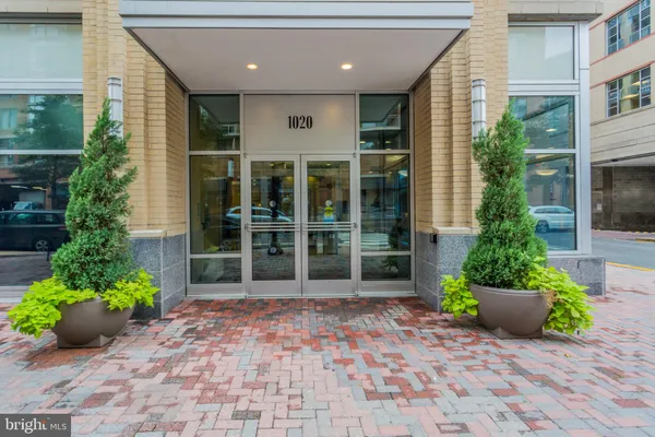 $2,850 | 1020 North Highland Street, Unit 905, Arlington, VA 22201