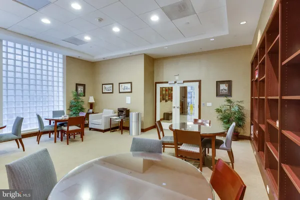 $2,850 | 1020 North Highland Street, Unit 905, Arlington, VA 22201