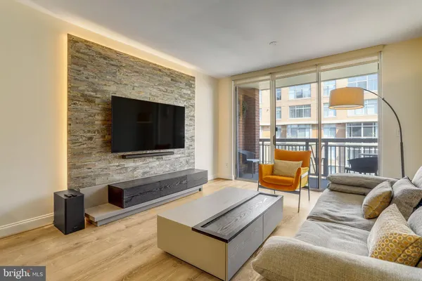 $2,850 | 1020 North Highland Street, Unit 905, Arlington, VA 22201