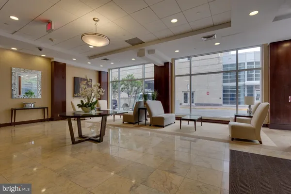 $2,850 | 1020 North Highland Street, Unit 905, Arlington, VA 22201