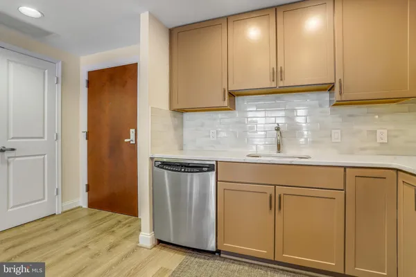 $2,850 | 1020 North Highland Street, Unit 905, Arlington, VA 22201