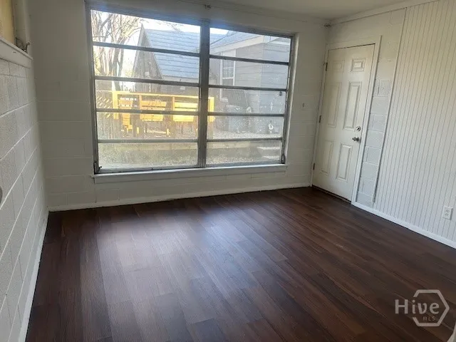 $1,400 | 513 Kentucky Avenue, Unit A, Savannah, GA 31404