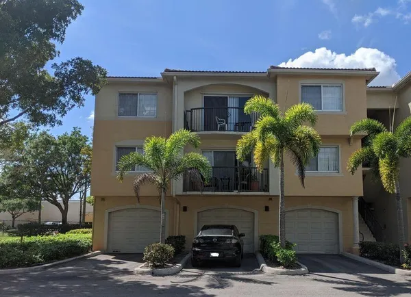 $2,200 | 1000 Crestwood Court South, Unit 1003, Royal Palm Beach, FL 33411