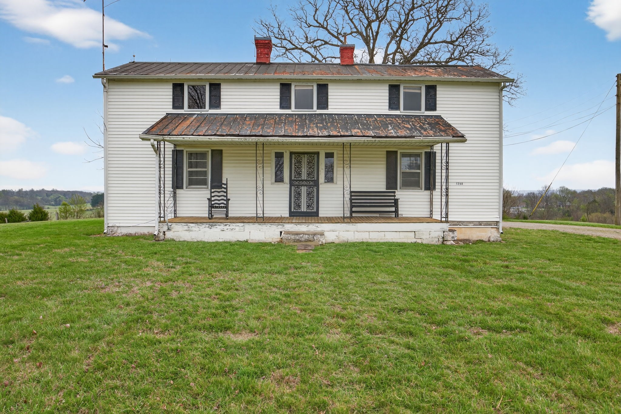 1298 South Bunker Hill Road Sparta, TN 38583 - Photo 25 of 35 front view of a house with a yard