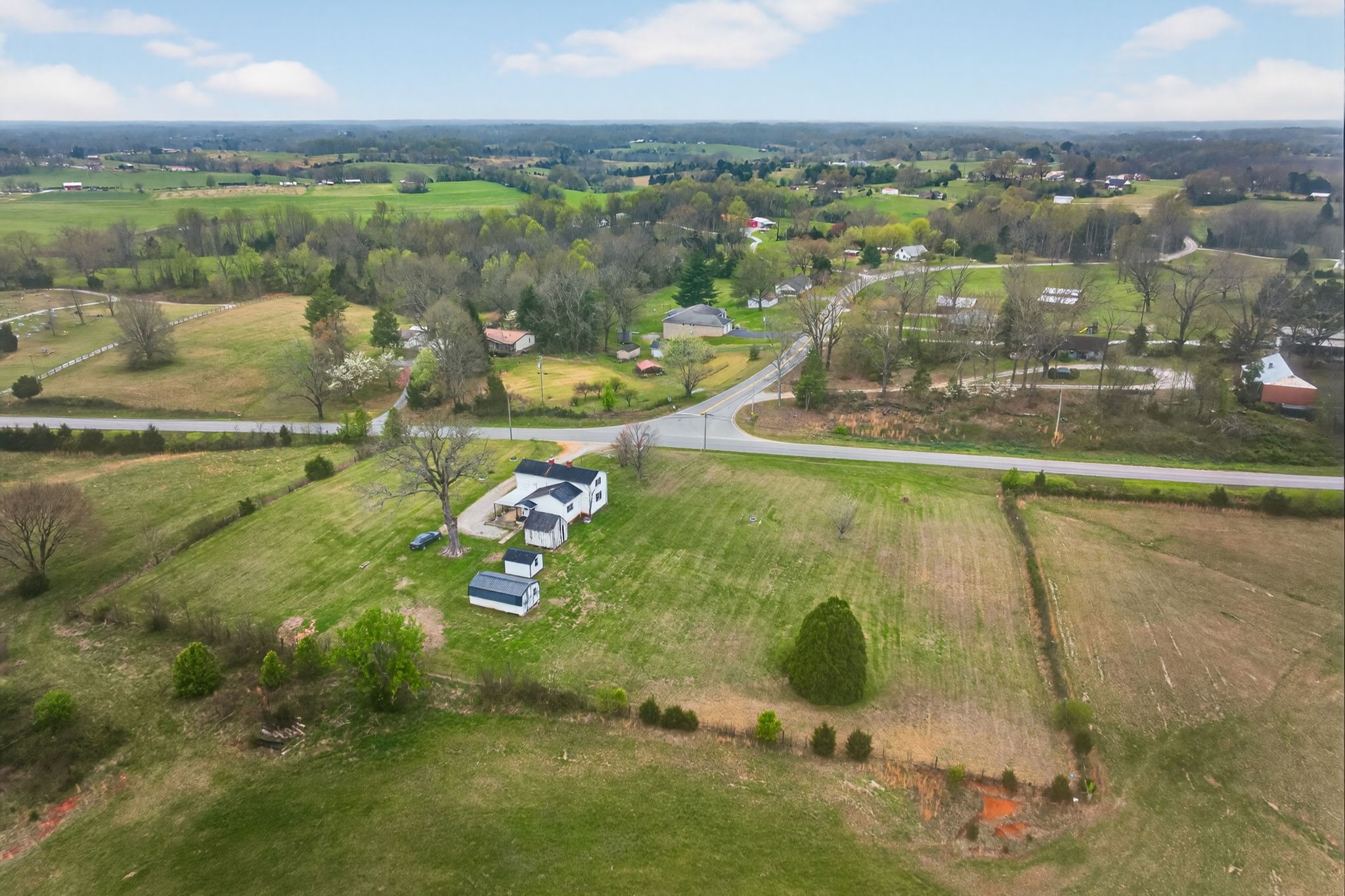 1298 South Bunker Hill Road Sparta, TN 38583 - Photo 29 of 35 a view of a lake in middle of the town