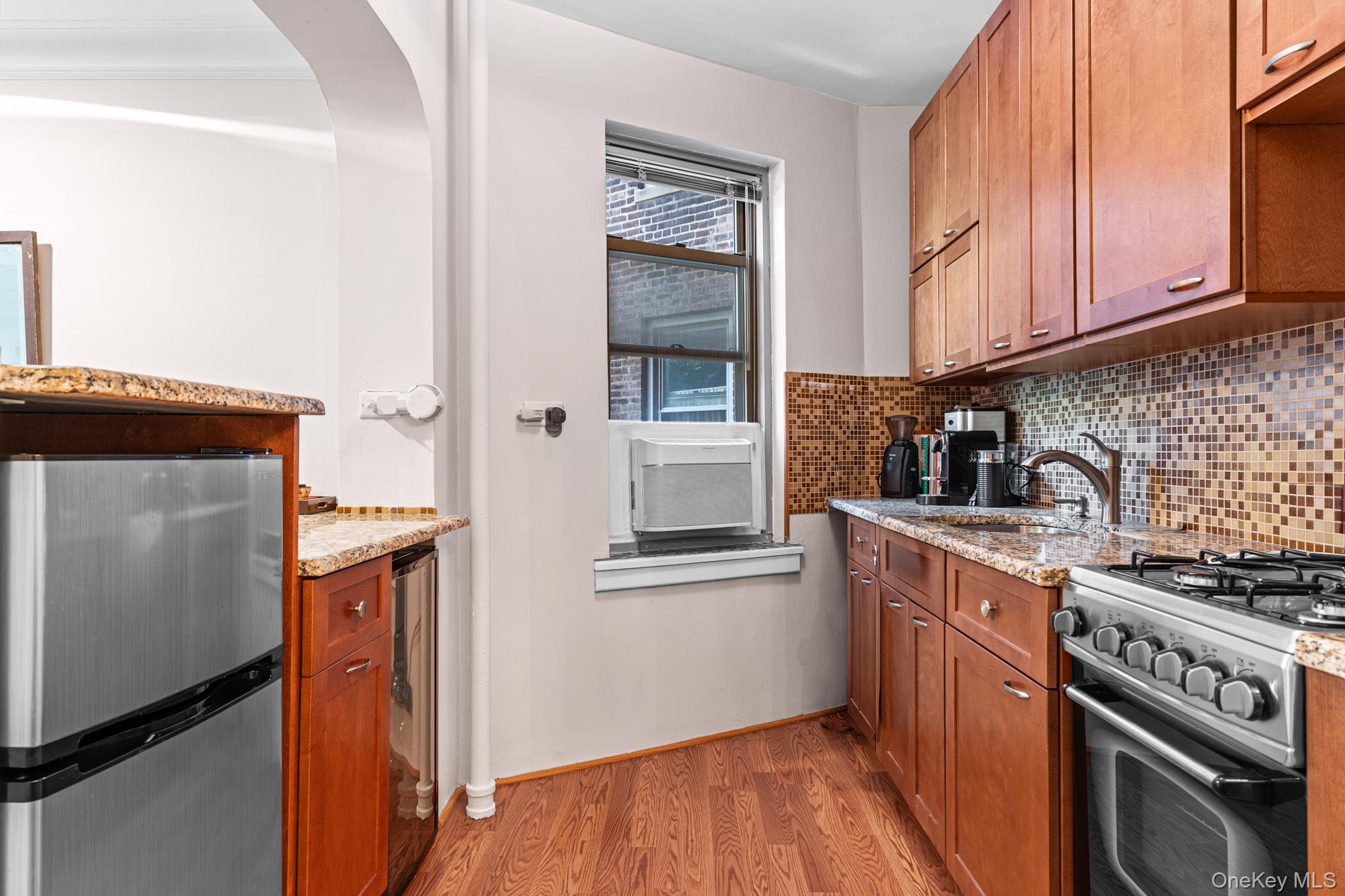 4445 Post Road, Unit 3H Bronx, NY 10471 - Photo 11 of 21