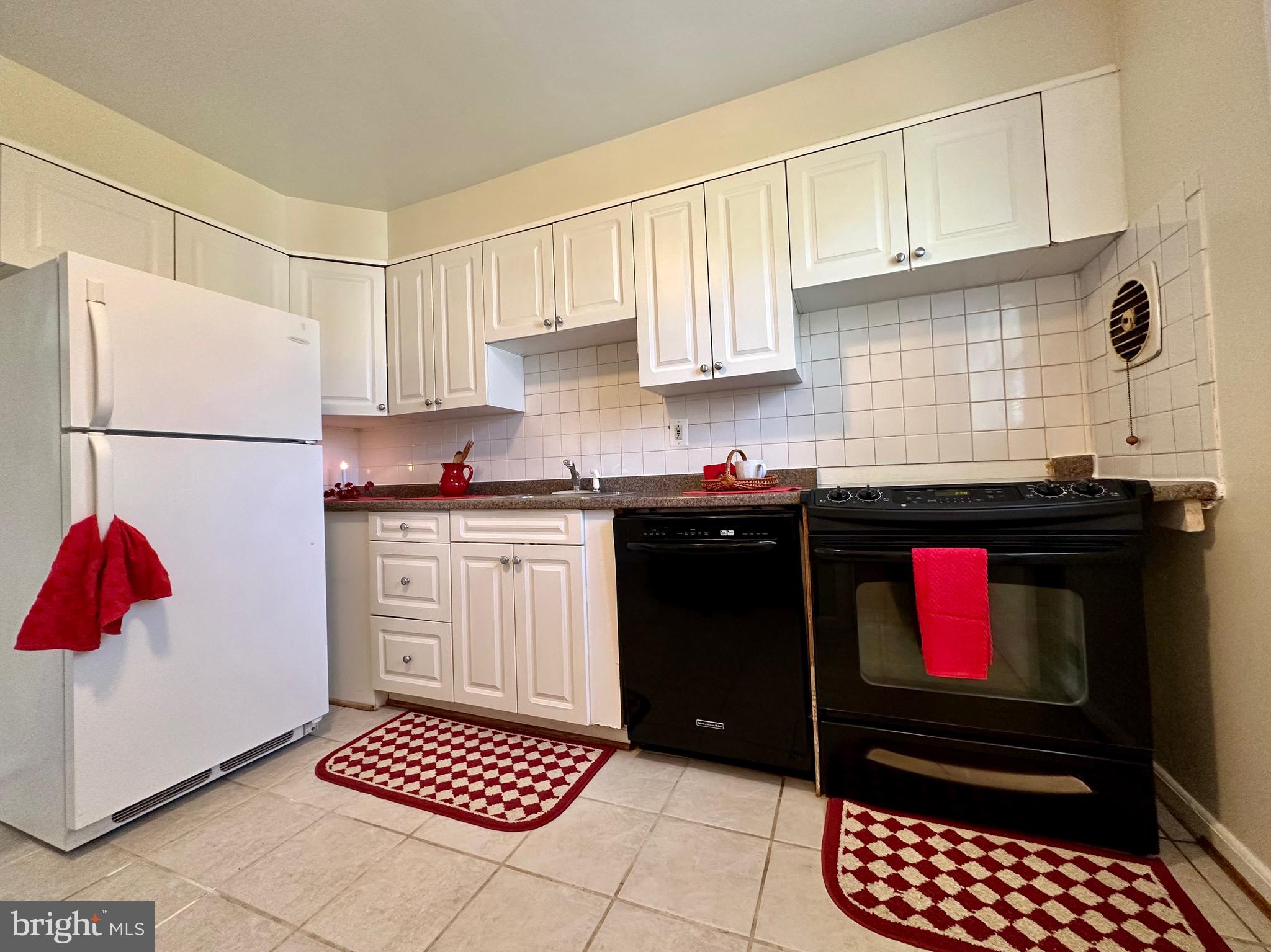 3525 Greenly Street Silver Spring, MD 20906 - Photo 14 of 24 BRIGHT KITCHEN