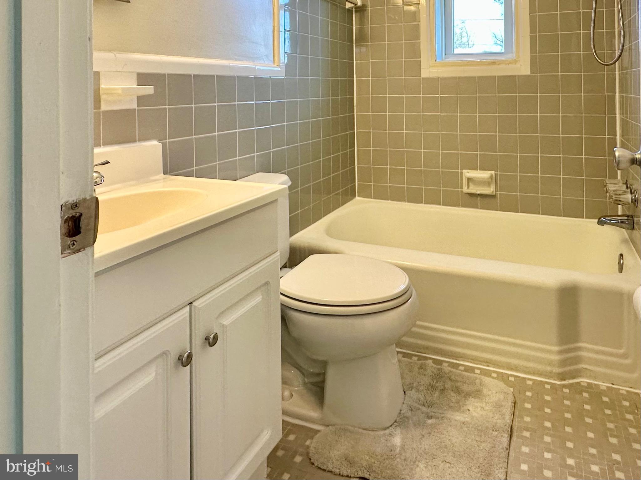 3525 Greenly Street Silver Spring, MD 20906 - Photo 19 of 24 MAIN LEVEL FULL BATH