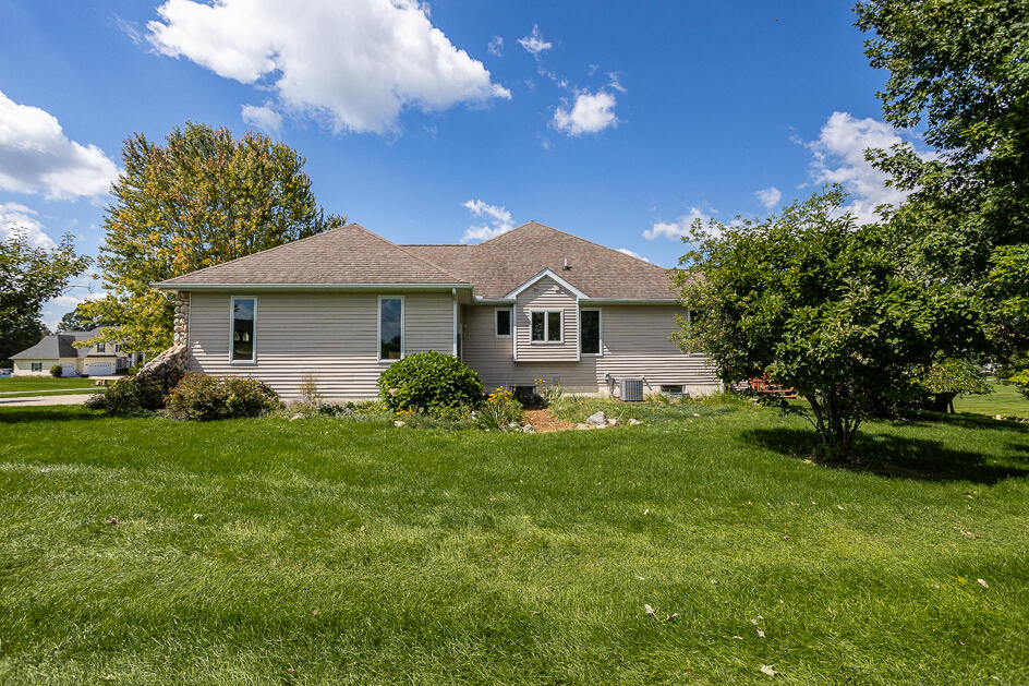 10028 Pheasant Crossing Road Jackson, MI 49201 - Photo 5 of 43 0N0A3484
