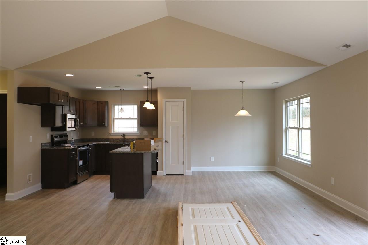 111 Hunter Ridge Court Boiling Springs, SC 29316 - Photo 4 of 23 Gallery Image 4