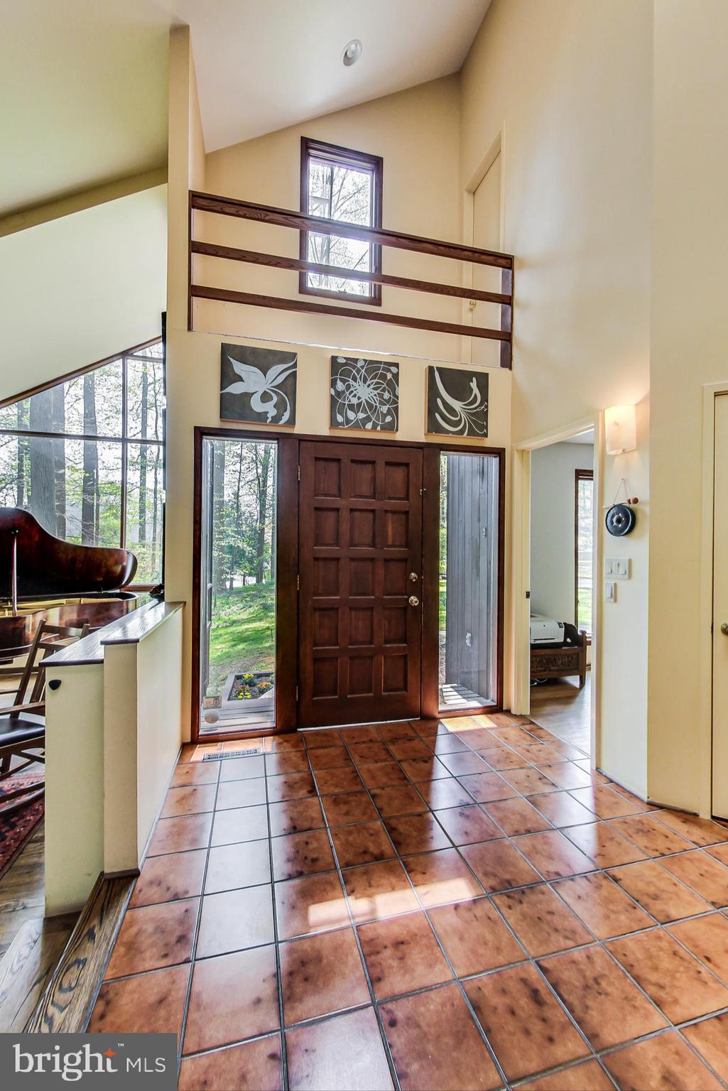 13 Barn Ridge Court Silver Spring, MD 20906 - Photo 4 of 57 Entry area