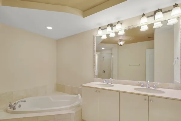 $3,300 | 801 South Olive Avenue, Unit 829, West Palm Beach, FL 33401