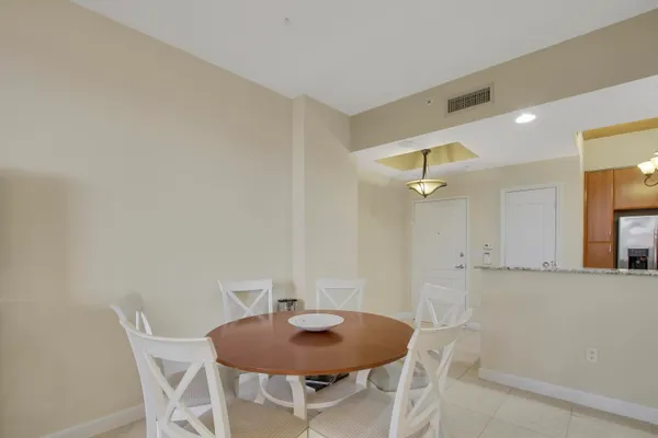 $3,300 | 801 South Olive Avenue, Unit 829, West Palm Beach, FL 33401