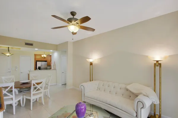 $3,300 | 801 South Olive Avenue, Unit 829, West Palm Beach, FL 33401